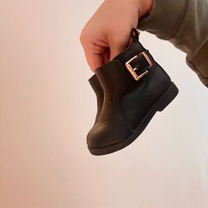 Children’s Place Black Booties Size 4C